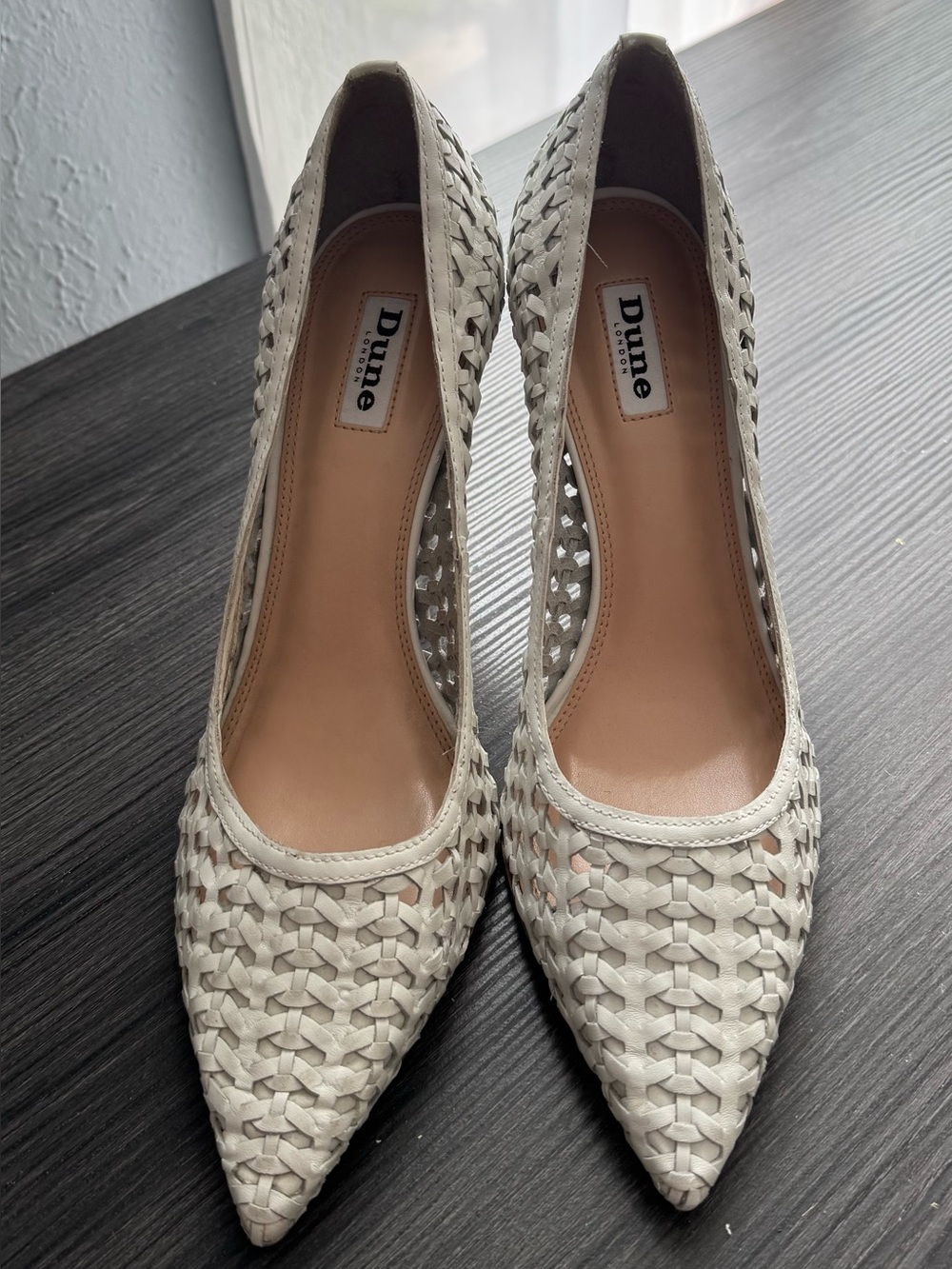 NWOT Dune London pointed-toe stiletto pumps white woven leather  Size 40 (9,5)